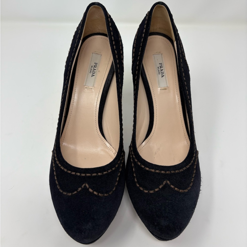 Prada Classic Heels dark blue with light Brown Accents